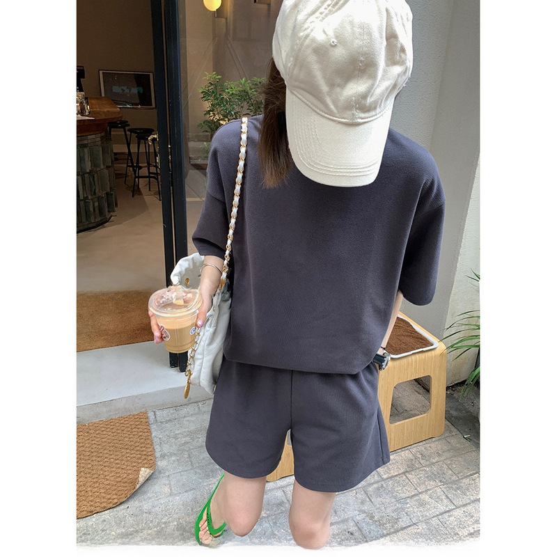 [In Stock] Women's Casual Sports Suit, New Summer Style, Three-Quarter Sleeve Round Neck Knit Top, Loose Slimming Shorts
