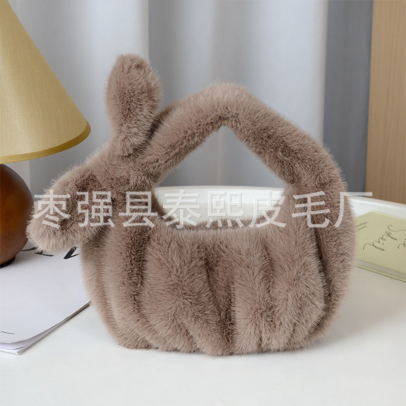 深棕色