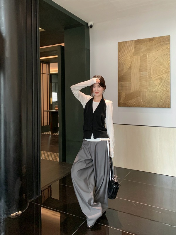 韩系穿搭灰色针织衫挂脖吊带水洗工装休闲裤女2025秋季新款套装潮|undefined