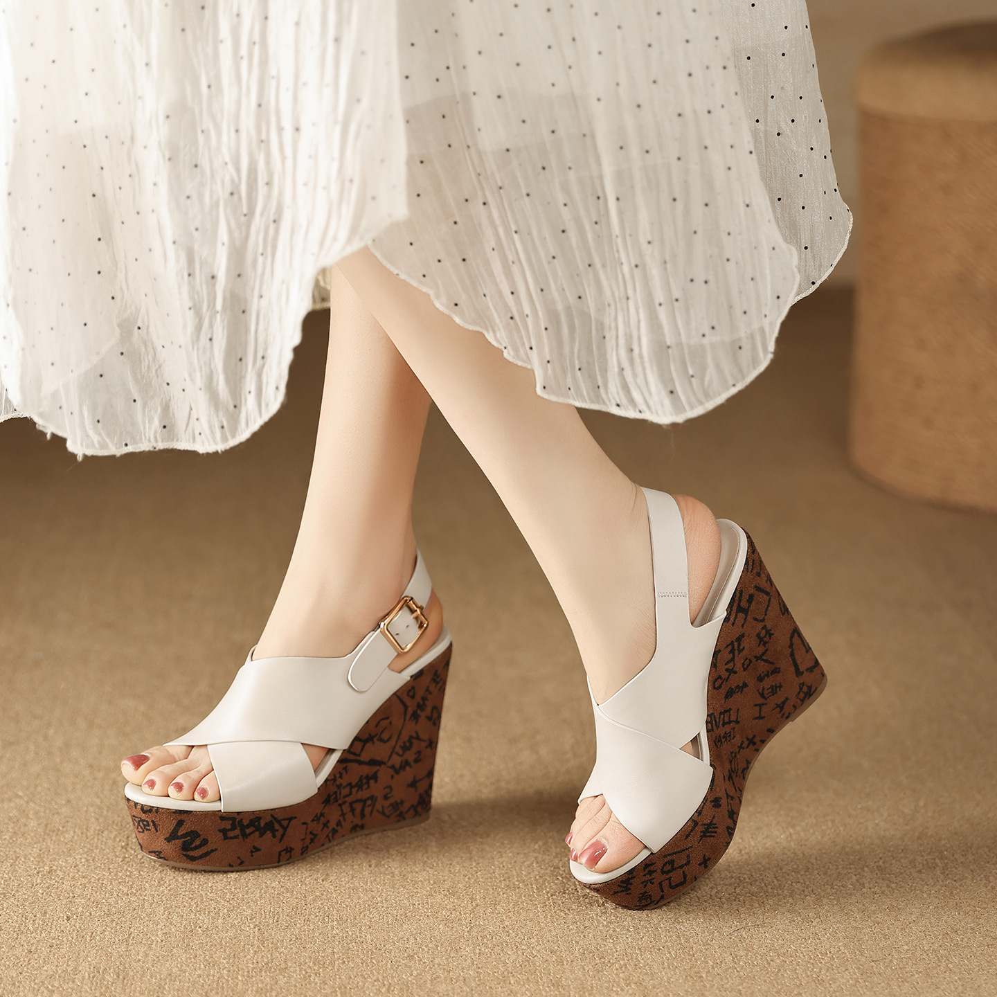 Sandal cao gót nữ mũi hở quai chéo đế xuồng platform gót 9 cm — màu đen, màu trắng ngà