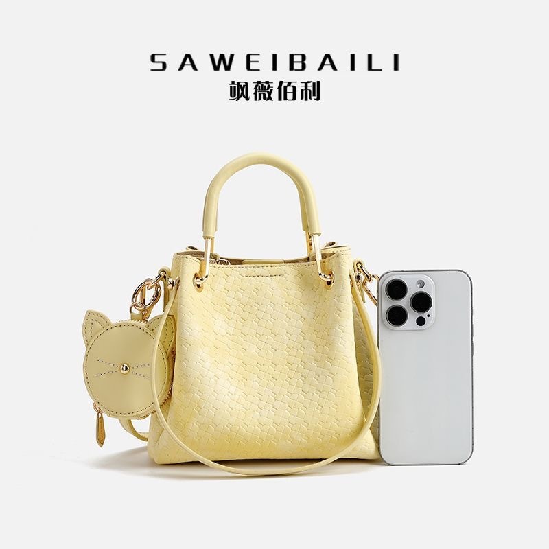 在庫あり Xiaoweiwang バッグ レディースバッグ 2025 新しいニッチデザインバッグ多用途通勤ミニトートバッグペンダント付き|undefined