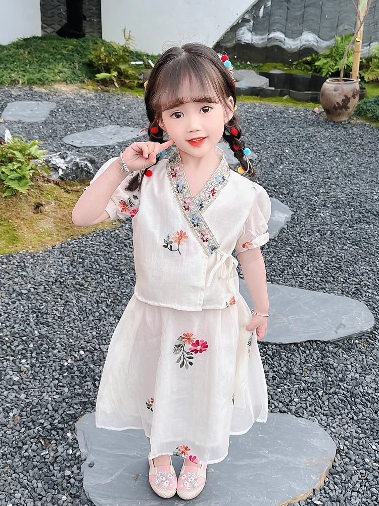 Conjunto de dos piezas de verano 2026 de nuevo estilo para niñas, ropa étnica infantil, vestido Hanfu de manga corta para niños pequeños