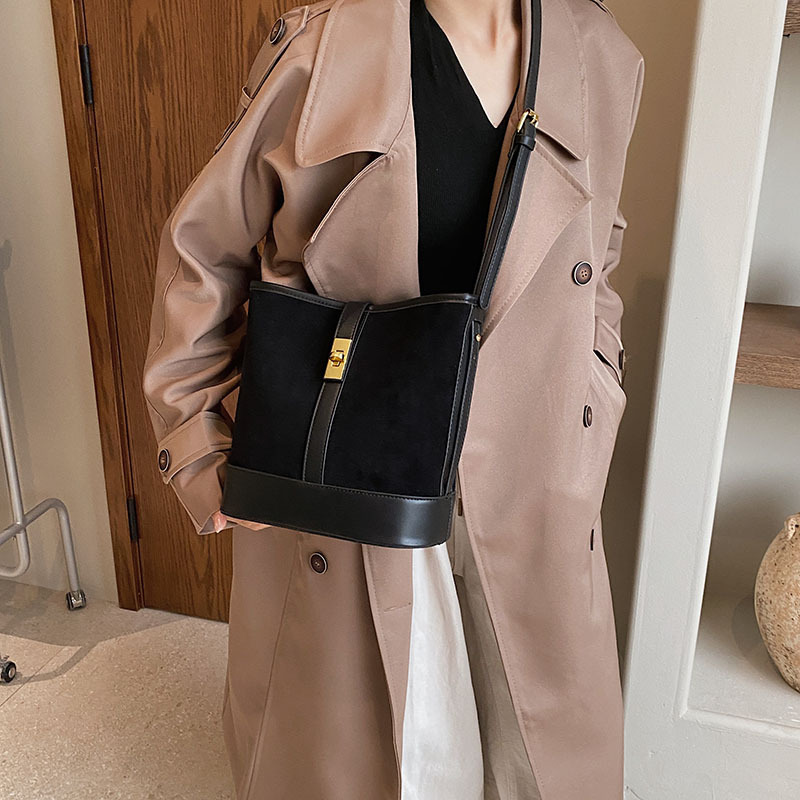 Casual cascada bolso de brazo para mujeres 2024 nuevo estilo coreano retro tendencia bolso de cubo de alta calidad bolso de hombro de viaje