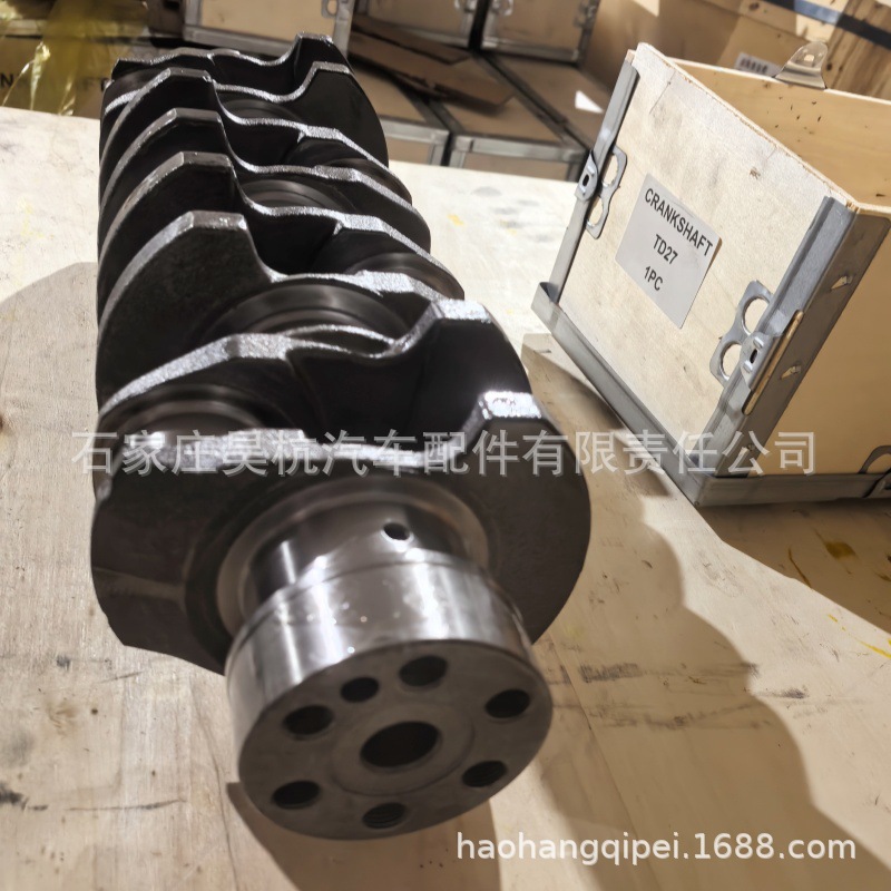 The TD27 crankshaft is suitable for Nissan Capstar OE12200-6T000