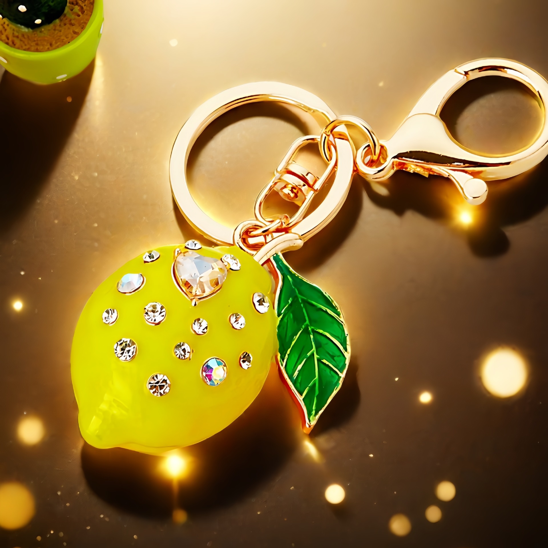 Creativo lindo diamante fruta pequeño limón llavero del coche bolso de las mujeres colgante de metal llavero anillo de regalo de dibujos animados