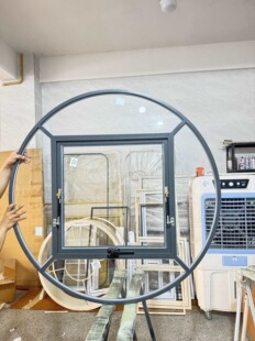 �������X�Ͻ��A�δ����Ϸ��A���������҃ȴ��W�t�w�Ǵ�