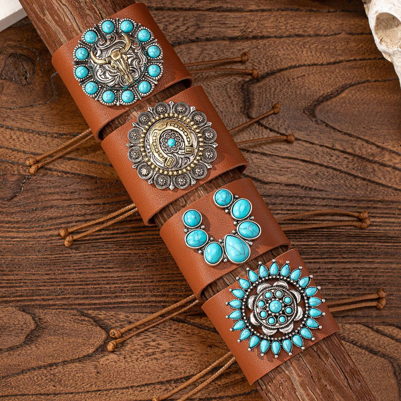 Qingdao Daiwei Retro Western Cowboy Blue Turquoise Animal Leather Pull Adjustable Bracelet Qingdao Daiwei Retro Western Cowboy Blue Turquoise Animal Leather Pull Adjustable Bracelet
