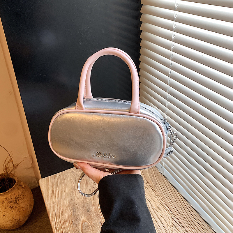 Plata en bolsas desnudas