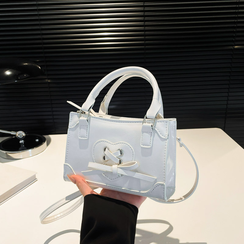 2024 invierno nuevo bolso de arco de gran capacidad en forma de corazón bolso de moda de mujer de gran capacidad bolso cuadrado