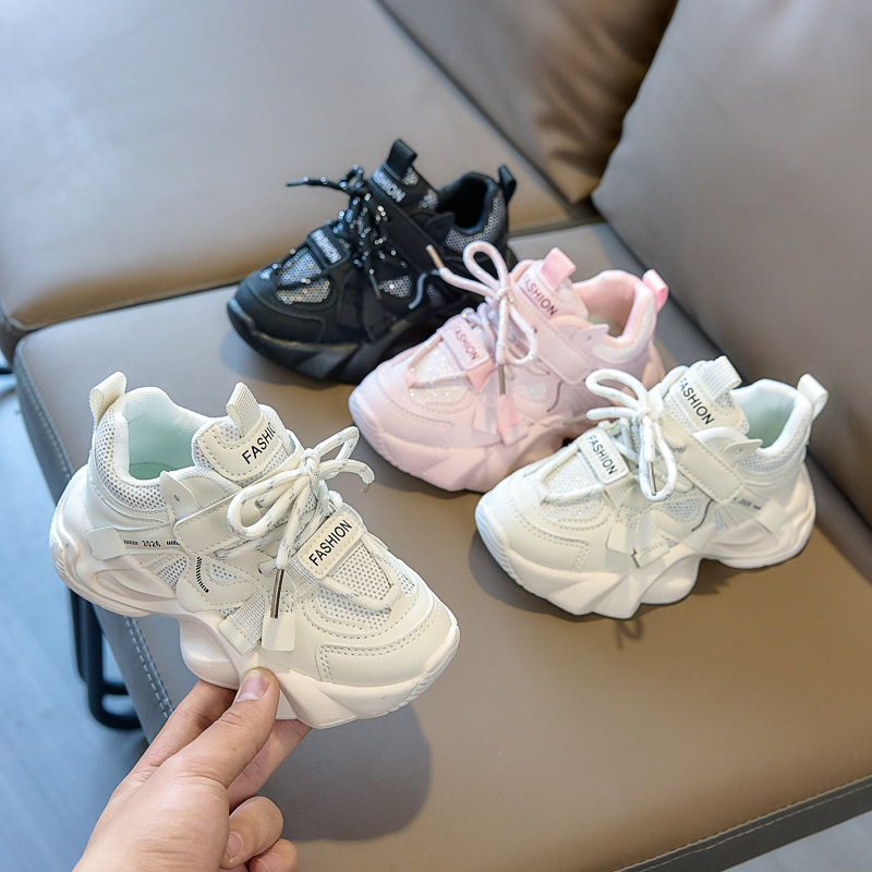 Zapatos de papá suaves para niños, primavera de 2026 zapatos de deporte transpirables antideslizantes para niñas en stock