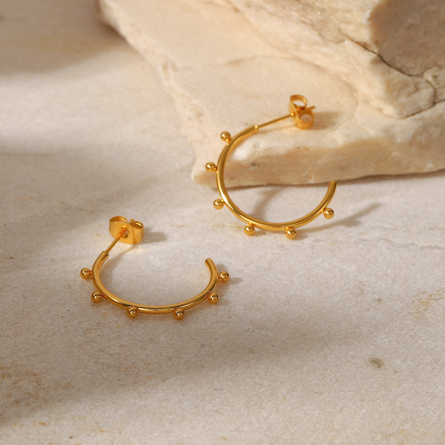 Electroplated Gold Plating Process PVD Coated 18K Gold Real Gold Plated C Shape Solid Color 201 Stainless Steel Fashion Waterproof Non Tarnish Ear Studs