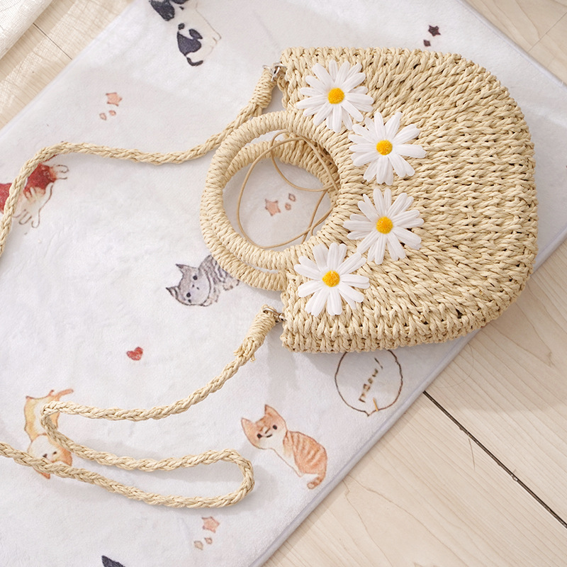 Women's Medium Straw Daisy Vacation Semicircle String Straw Bag display picture 1