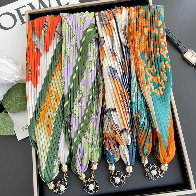 Nuevo collar de bufanda de hebilla magnética versátil elegante bufanda plisada de alto grado correa de muñeca perezosa bufanda banda de pelo