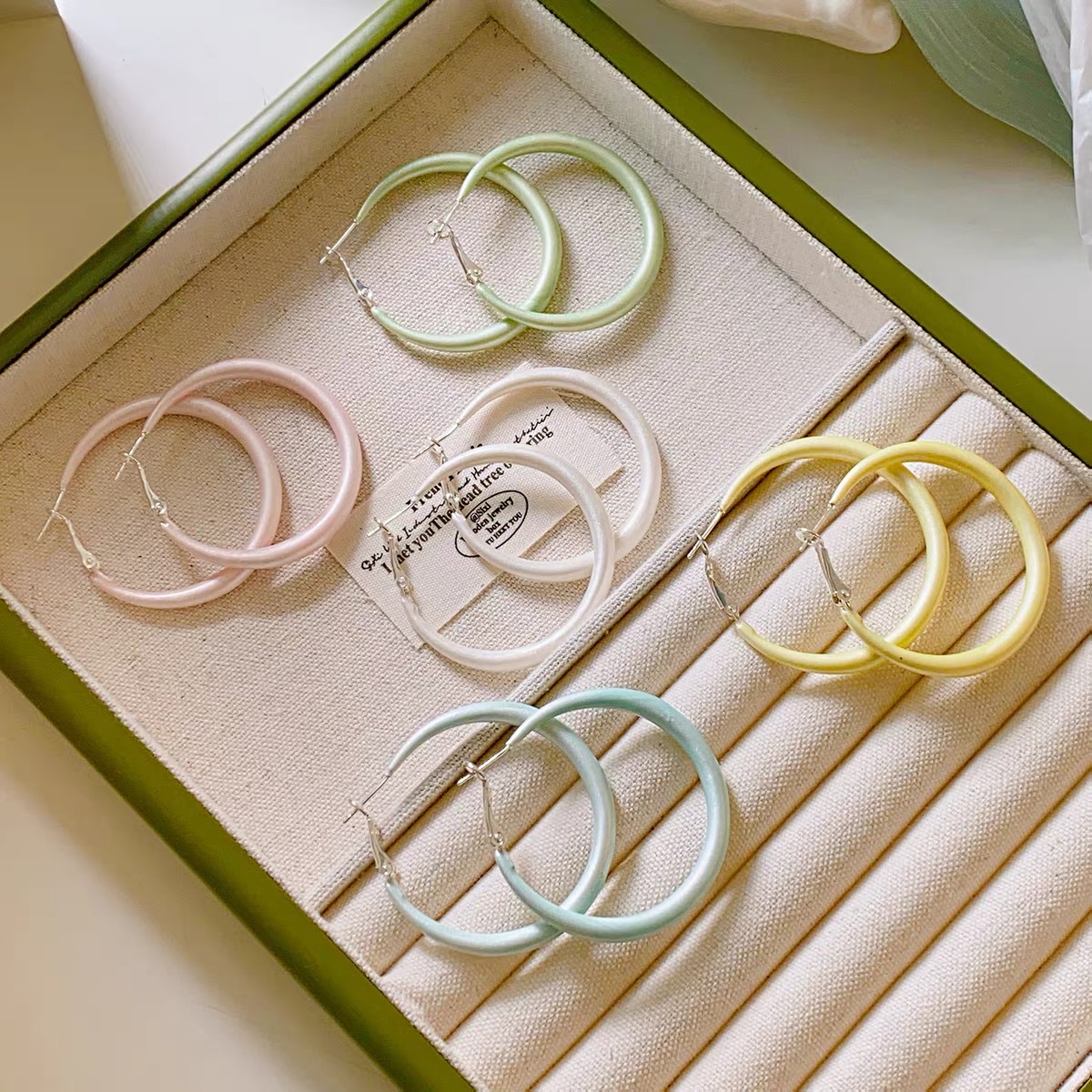 Colorful Dopamine Spring and Summer Style Hoop Earrings, Sweet and Unique Design That Makes the Face Look Smaller, Stylish Earrings for Women