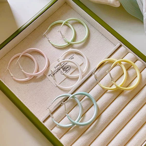 Colorful Dopamine Spring and Summer Style Hoop Earrings, Sweet and Unique Design That Makes the Face Look Smaller, Stylish Earrings for Women