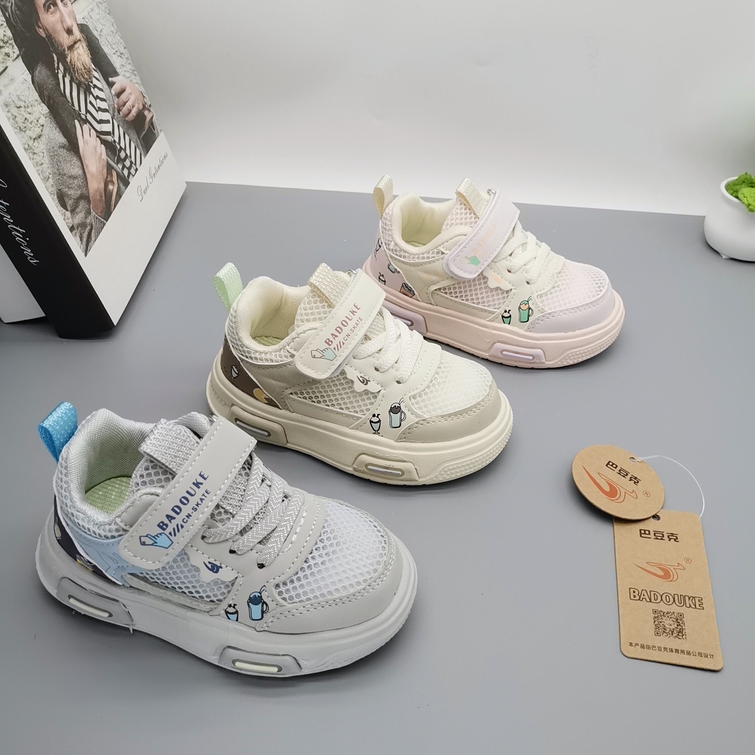 Zapatos de bebé de malla transpirable, estilo veraniego, tallas 22-31, zapatos para niños pequeños de 3 años, zapatos de suela blanda antideslizantes para niños y niñas.