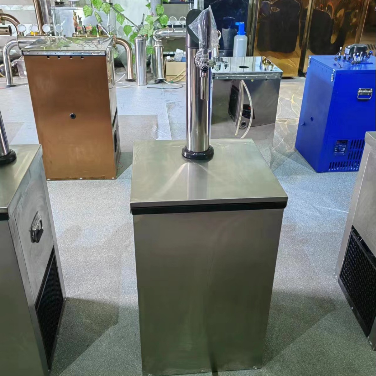 不锈钢立式扎啤机单头双头加工 商用全自动啤酒制冷机