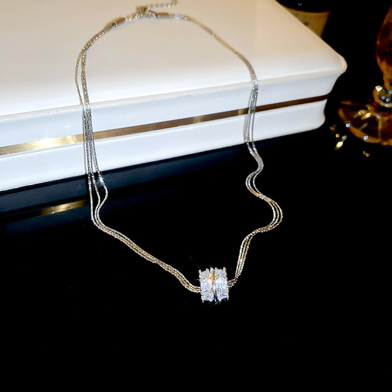 Collar colgante de círculo de circón multicapa de galvanoplastia de oro real 2025 nuevo producto cadena de clavícula moda diseño exquisito sentido de la joyería