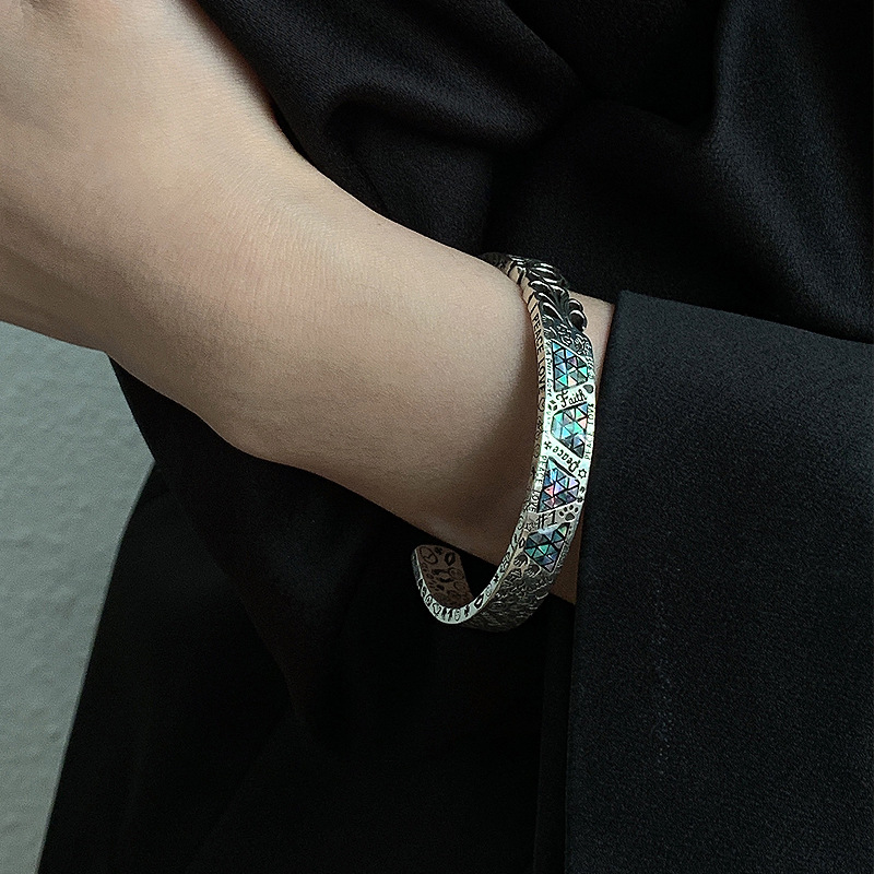Daily Occasion Copper Material Vintage Style Totem Letter Copper Inlay Shell Bangle