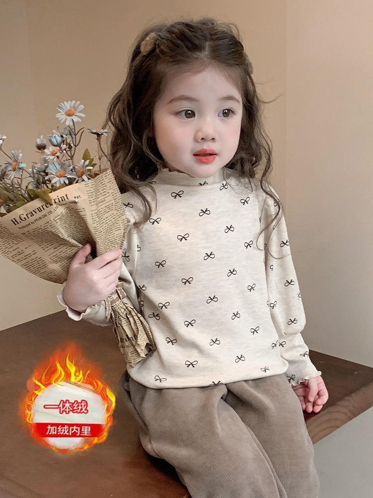 Niñas invierno / otoño camiseta de base 2025 ropa de invierno de bebé femenino con chaqueta de terciopelo para niños de invierno de moda extranjera ropa de manga larga