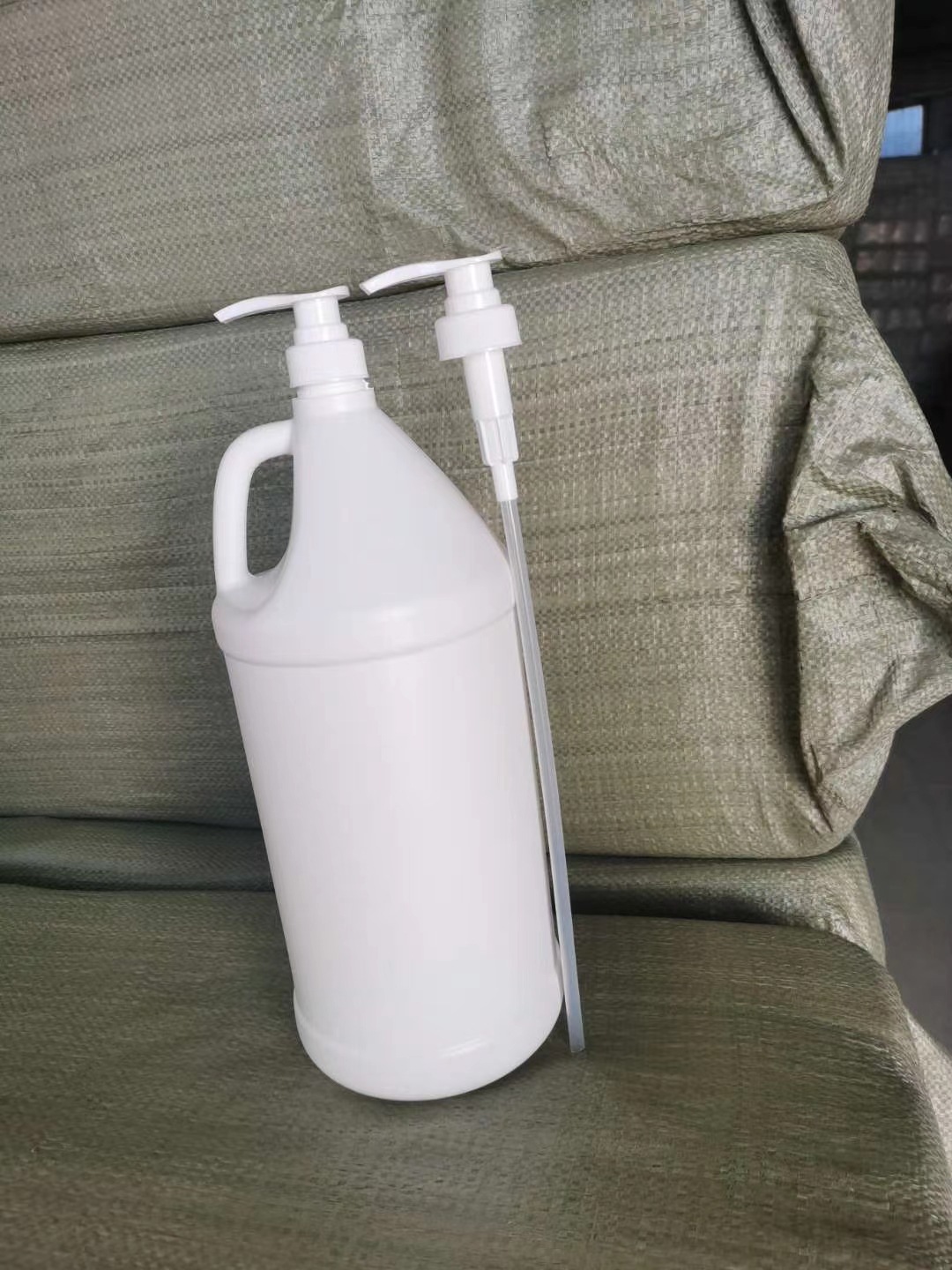 河南厂家现货洗发水桶5升洗发水壶4L沐浴露桶10斤9斤洗发水瓶批发