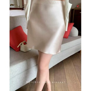 Xzichic����дװ���ȹŮ�ļ��¿�Ħ��б�ö�ȹ��