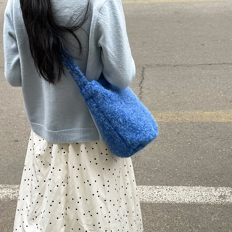 Solid color plush with bucket: blue