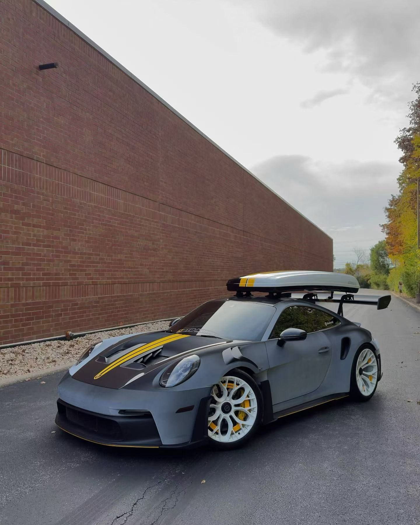 Car Color Change Film, Full Vehicle Body Tpu Wrap, Car Wrap Film, New Popular Satin Texture, Eclipse White to Black