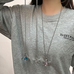 西皇后orb立体土星のネックレスは豪華で、高級感があります。