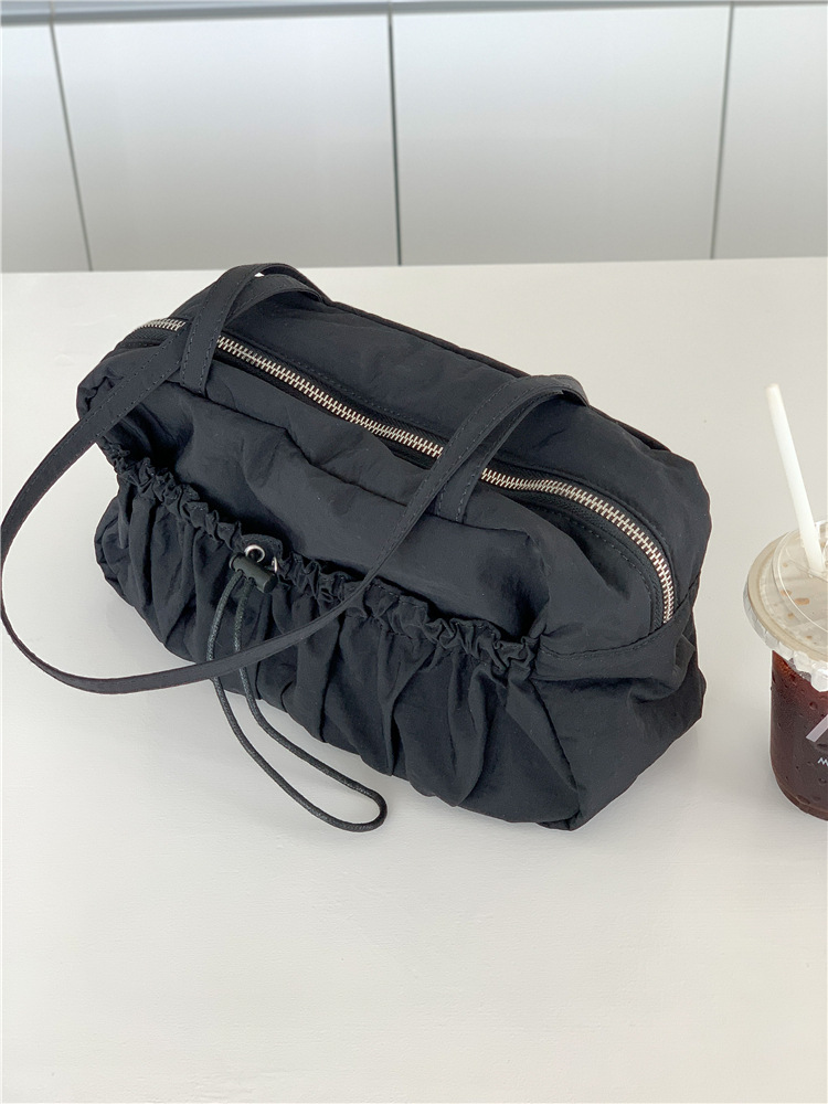 Pleated high-end underarm niche commuting tote shoulder feminine temperament, new high-capacity nylon bag, female_voghion.com