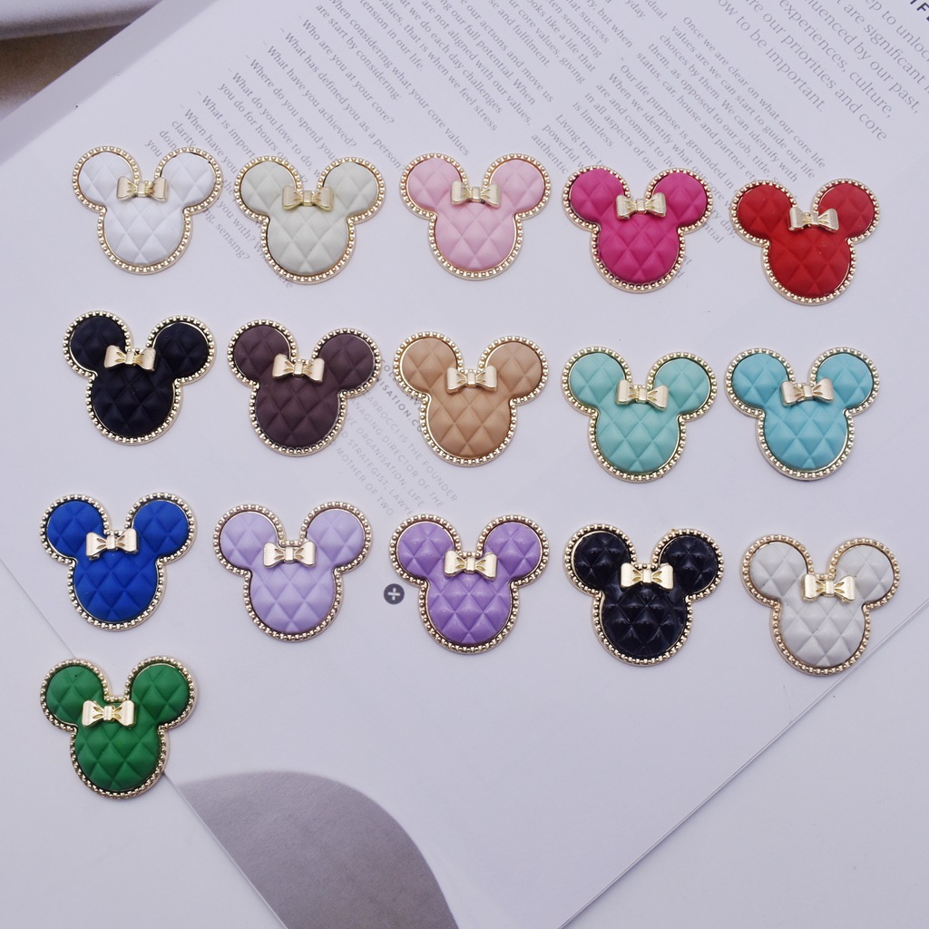 Muñeca de la historieta DIY accesorios de joyería pintura Mickey pajarita color caramelo teléfono móvil belleza material agujero zapatos