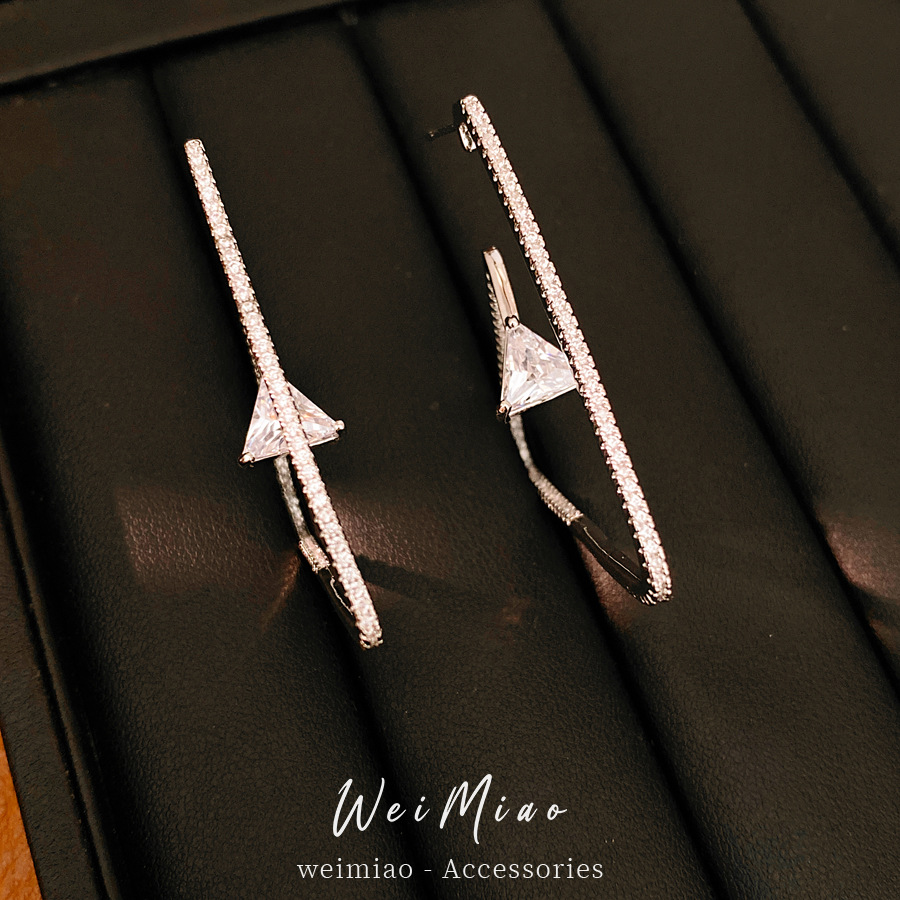Aguja de plata de zircón triángulo colgante pernos de aretes de estilo europeo y americano exagerado nicho de moda personalidad de diseño de joyas de aretes image 4