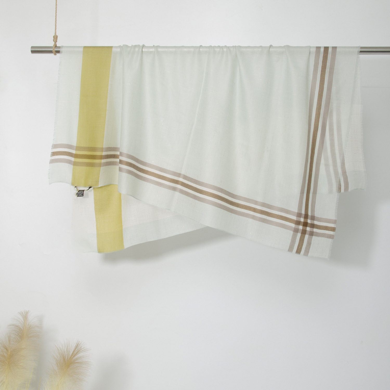 Bufanda de lana pura de Mongolia Interior para otoño e invierno, lana soluble en agua, tejido a cuadros con hilo metálico, bufanda cuadrada ligera, suave a cuadros.