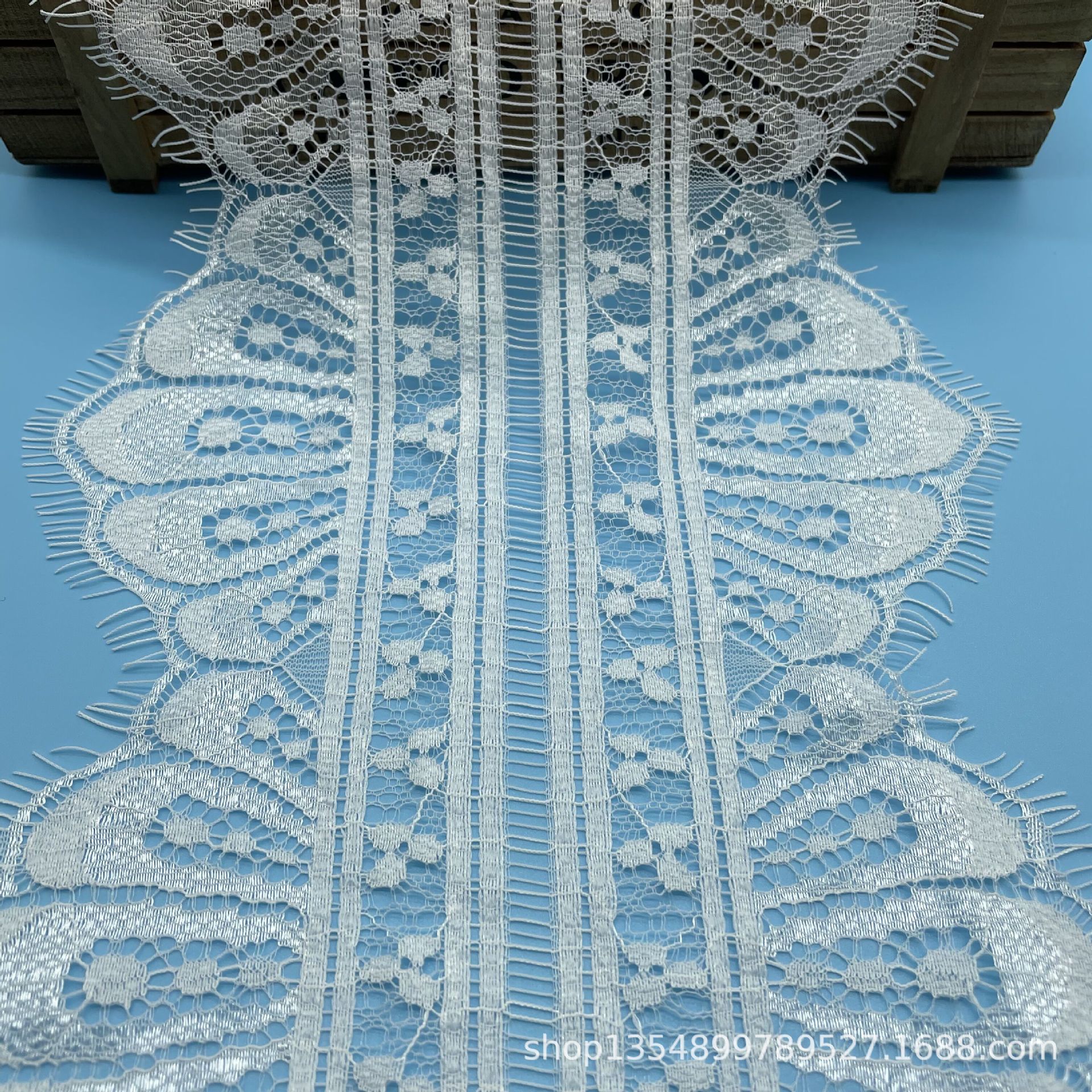 现货批发18cm大波浪眼睫毛蕾丝花边更多女装花边款式欢迎咨询