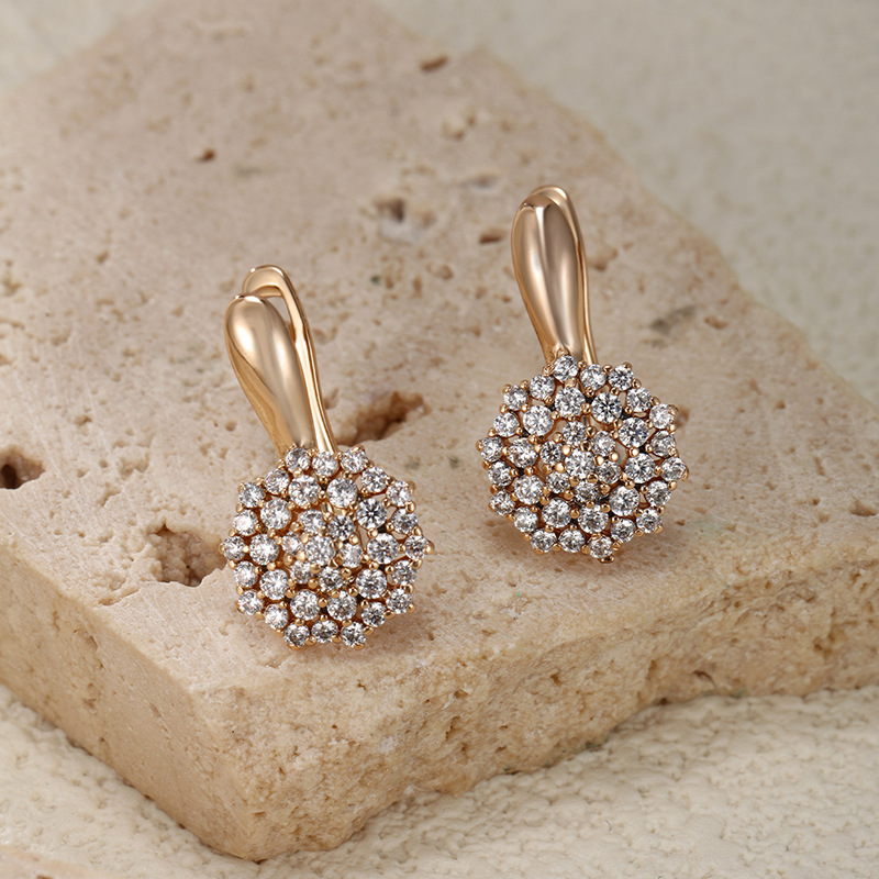 Pendientes de Aleación con Forma de D Estilo Ruso con Microincrustaciones de Circonio de Xuping Jewelry para Mujer, Accesorios para las Orejas Elegantes y a la Moda Transfronterizos