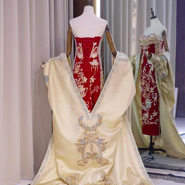 Xiuhefu 花嫁の結婚式と婚約中国ドレス豪華なトレイン新しい乾杯ドレス結婚式のウェディングドレス重工業のウェディングドレス|undefined