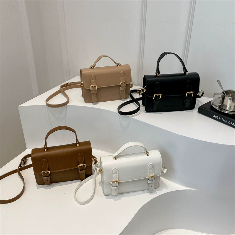 В этом году повседневная сумка женская 2024 новый дизайн чувство нишевой дизайн сумка через плечо модная простая ручная небольшая квадратная сумка