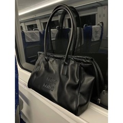 女性のためのニッチデザインバッグ 2025 新しい多用途ソフトレザー大容量巾着トートバッグシングルショルダー脇の下ショッピングバッグ