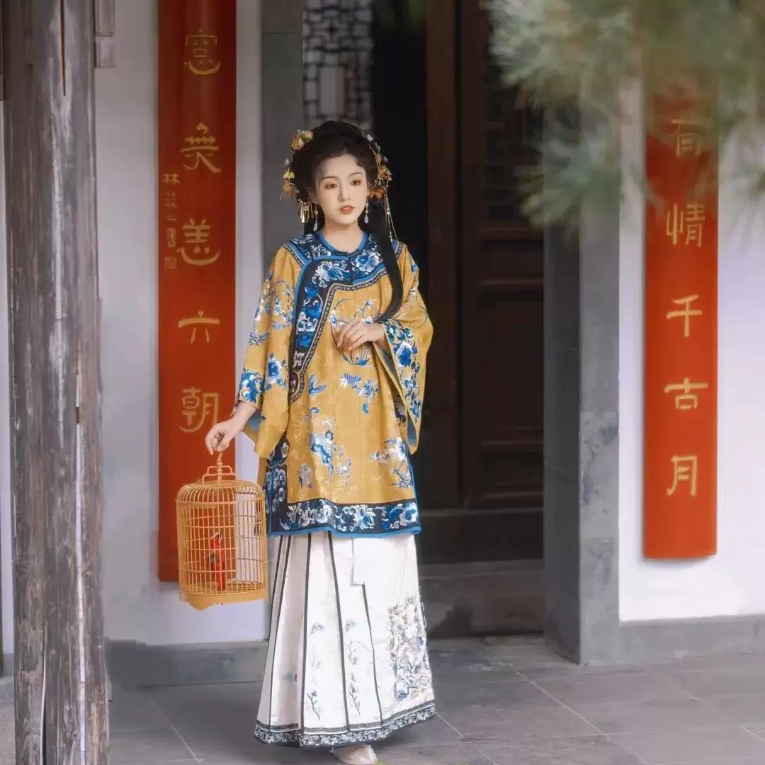 Традиционное китайское платье для женщин с тяжелой вышивкой, династия Цин, Республика Китай, дворцовый стиль, джинские торговцы, молодая леди, национальный стиль, костюм принцессы для фотографии.