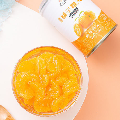 Canned fresh yellow peaches in sugar water, whole box of canned orange fruits, strawberries, hawthorns, grapes, assorted coconut fruits, Dangshan