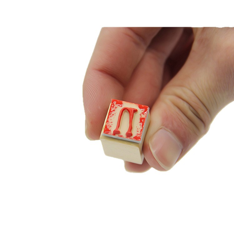 Sello de madera de los niños creativos de fábrica con inkpad carta personalizada traje de sello de madera al por mayor