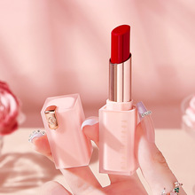 ���˿�޿ں��ƹ����治�׵�ɫ���θ�ϸ��˿�����ֵ�ױ��ɳɫ�ں�
