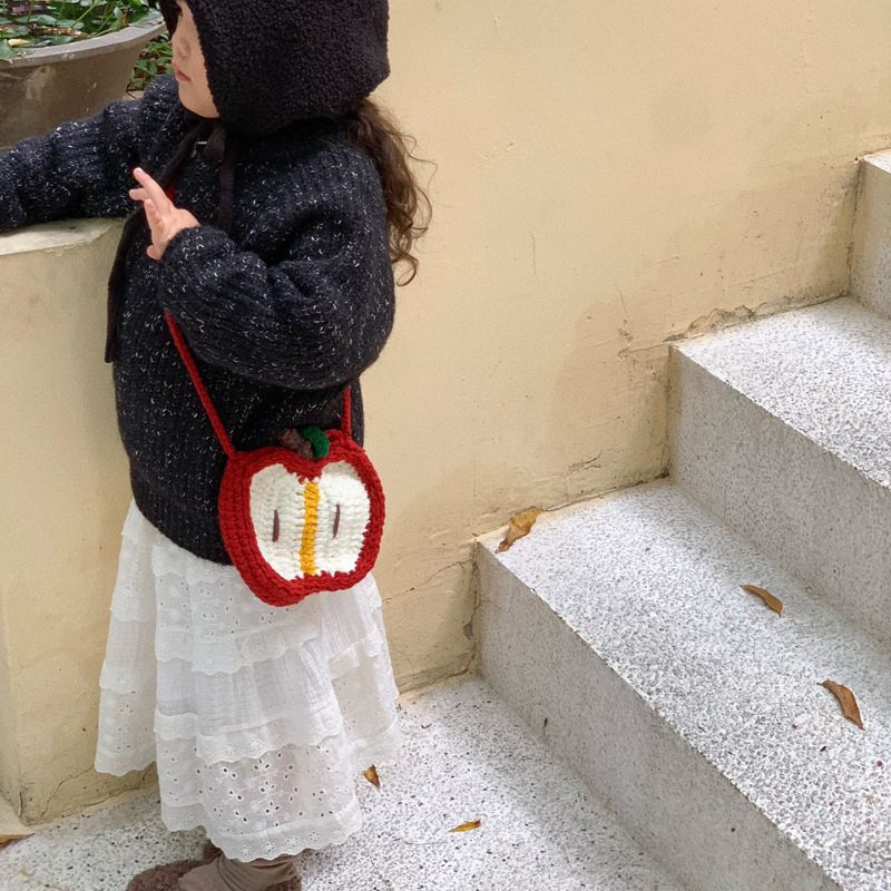 Productos acabados ganchillo manzana estilo bolso de hombro para hombres y mujeres, mini lindos bebés mochilas 2024 nuevo bolso para niños
