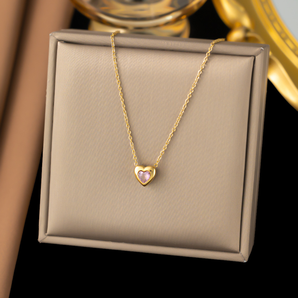 [collar de acero de titanio dorado + acero] collar de amor de nicho con cadena de clavícula avanzada en la moda de lujo ligero femenino