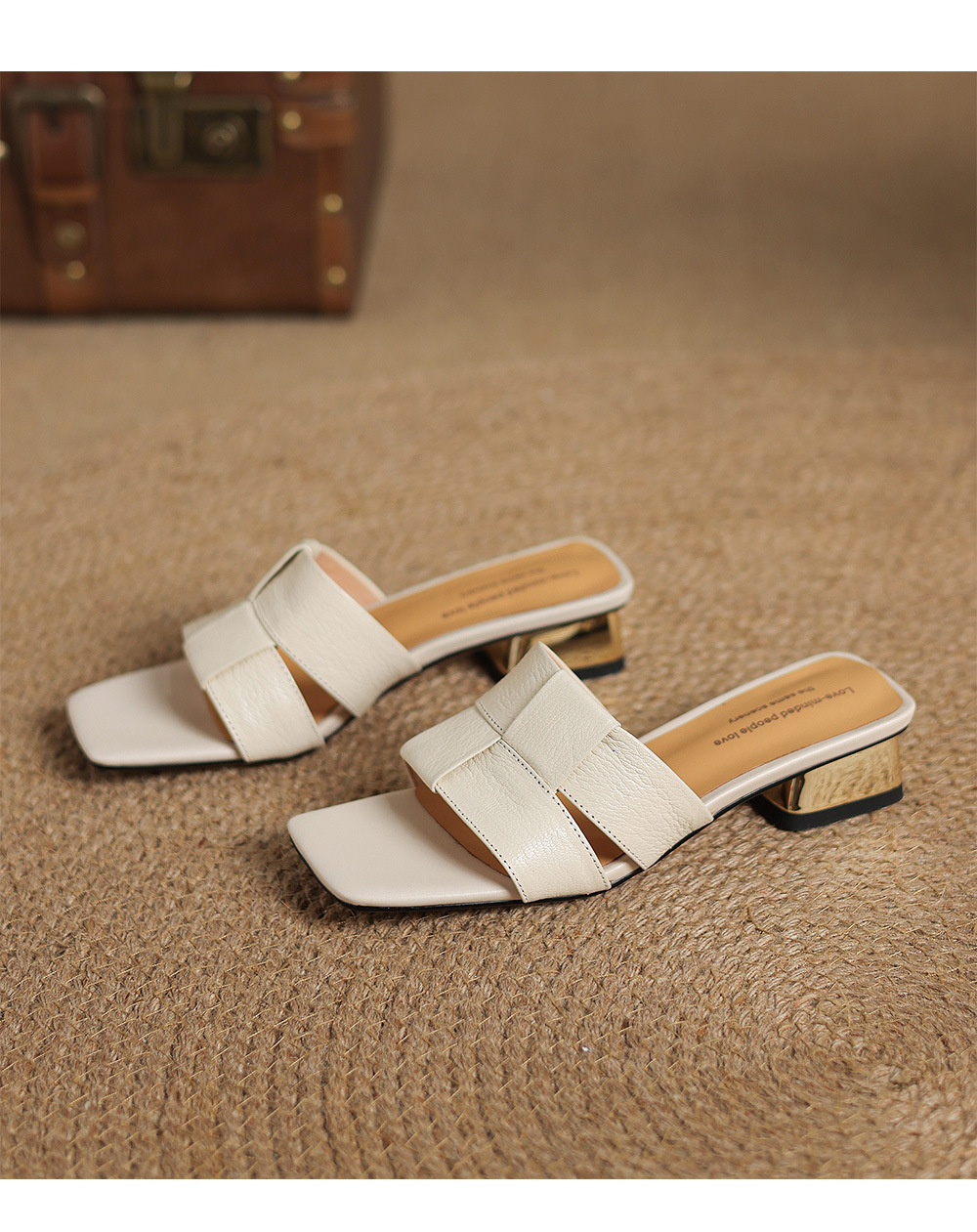 Dép sandal nữ quai chữ V đan mũi vuông hở ngón gót thấp — màu trắng ngà chi tiết 16