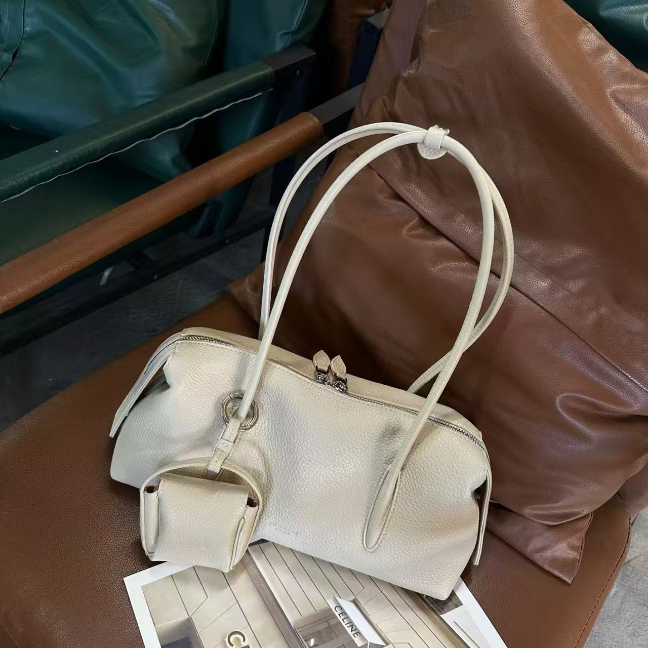 Genuine Leather Lychee Grain Boston Pillow Bag For Women New Trendy Shoulder Crossbody Bag Simple Handheld Bowling Bag - Thumbnail 6