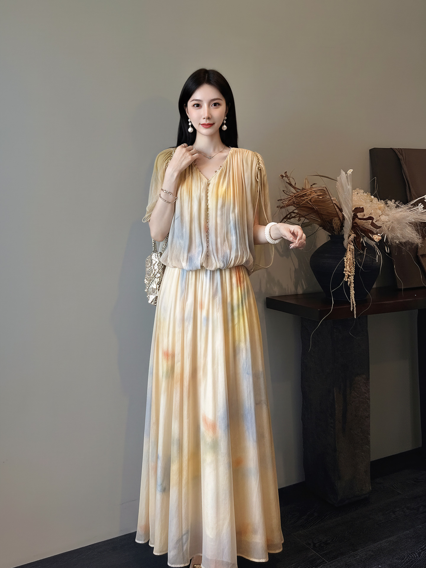 Đầm maxi nữ thắt eo họa tiết chìm gradient cao cấp — Gạo màu