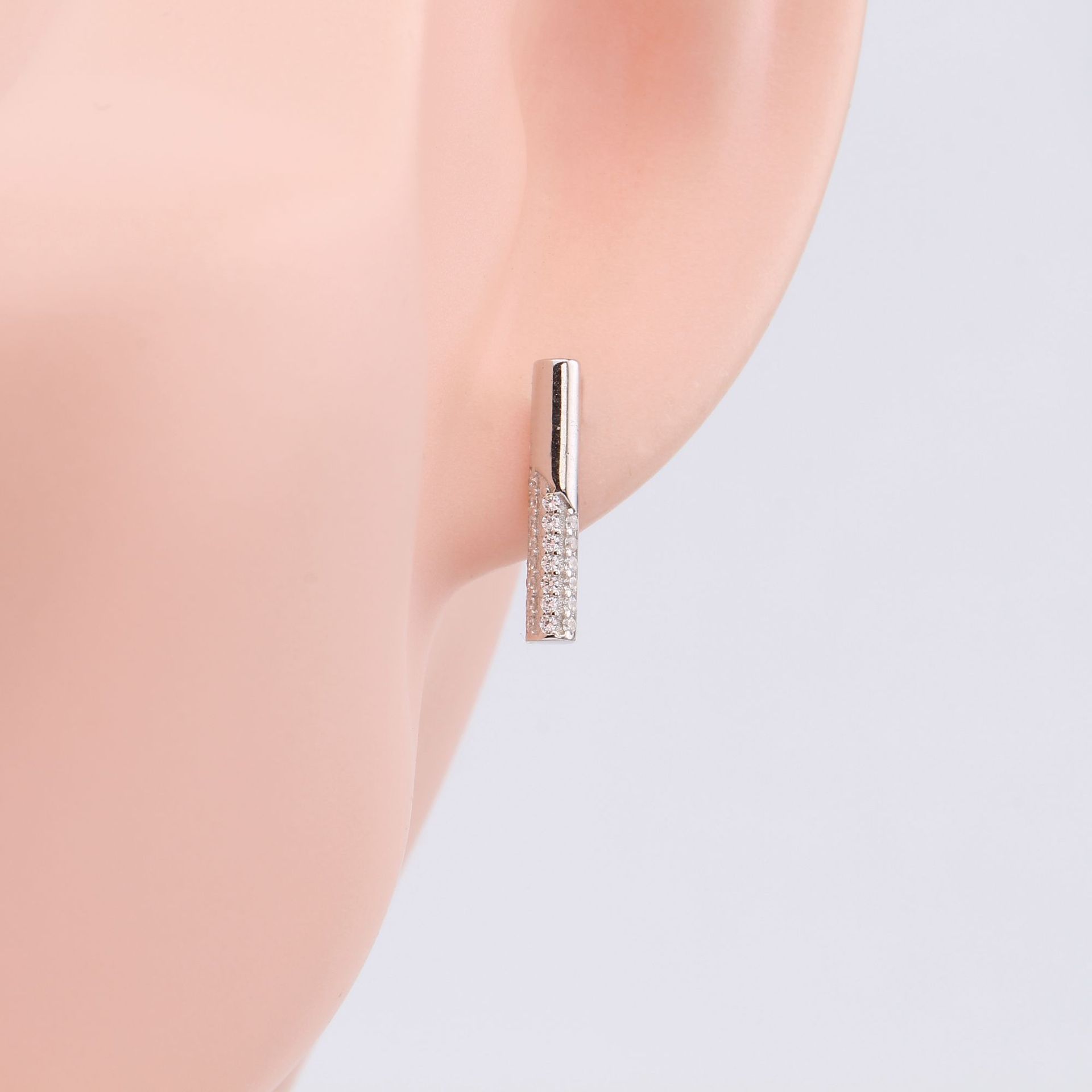 1 Pair Ins Style Geometric Sterling Silver Inlay Zircon Ear Studs display picture 4