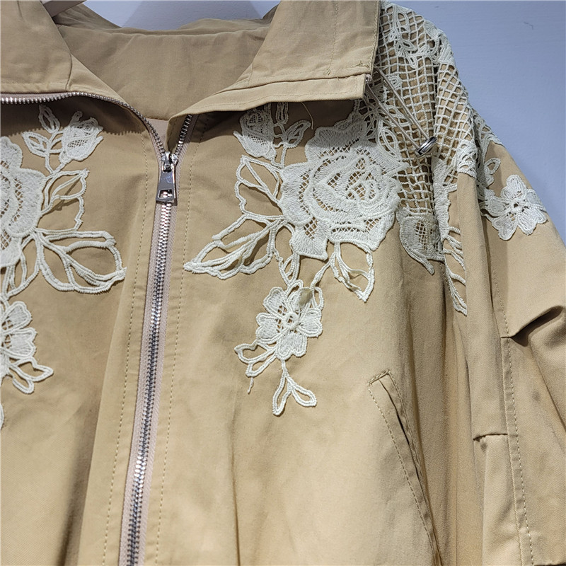 Estación europea 2026 primavera nueva moda retro estilo de encaje de cuello corto chaqueta mujer bordada hombre pequeño