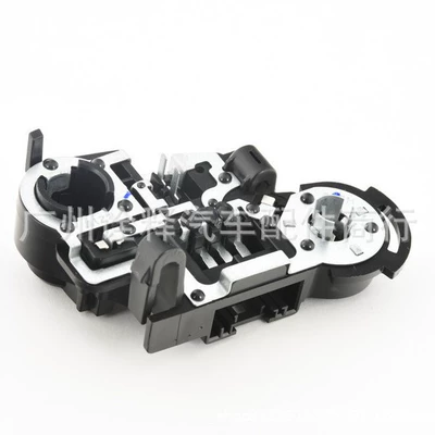 63217313059 63217313060 Suitable for BMW 3 Series 328 rear trunk tail light holder